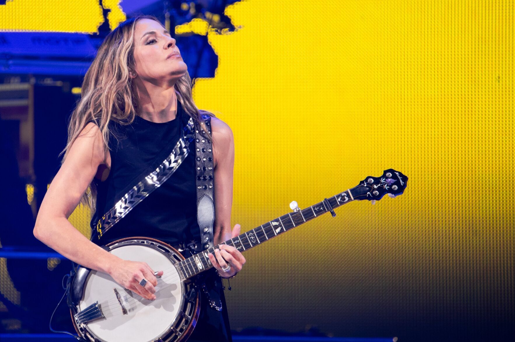 The Chicks kick off summer tour at Hollywood Casino Amphitheatre
